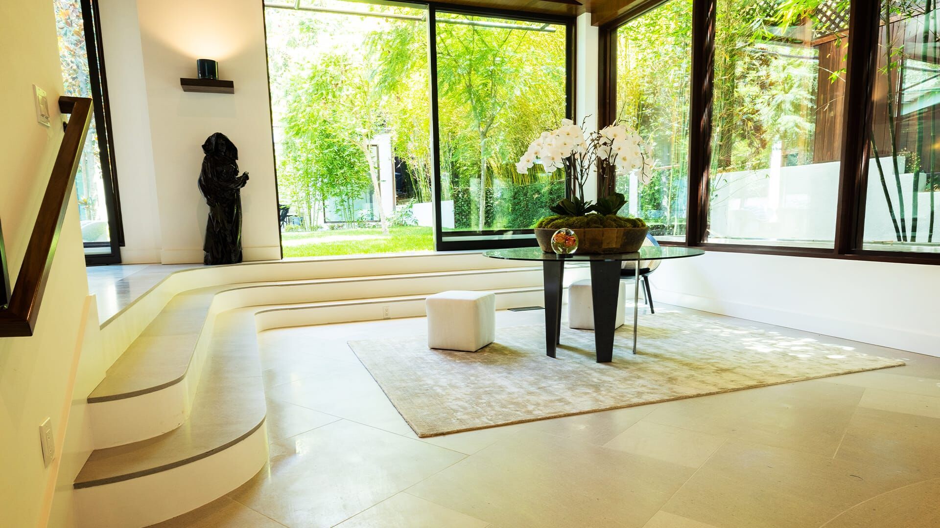 Kendra Sells Hollywood