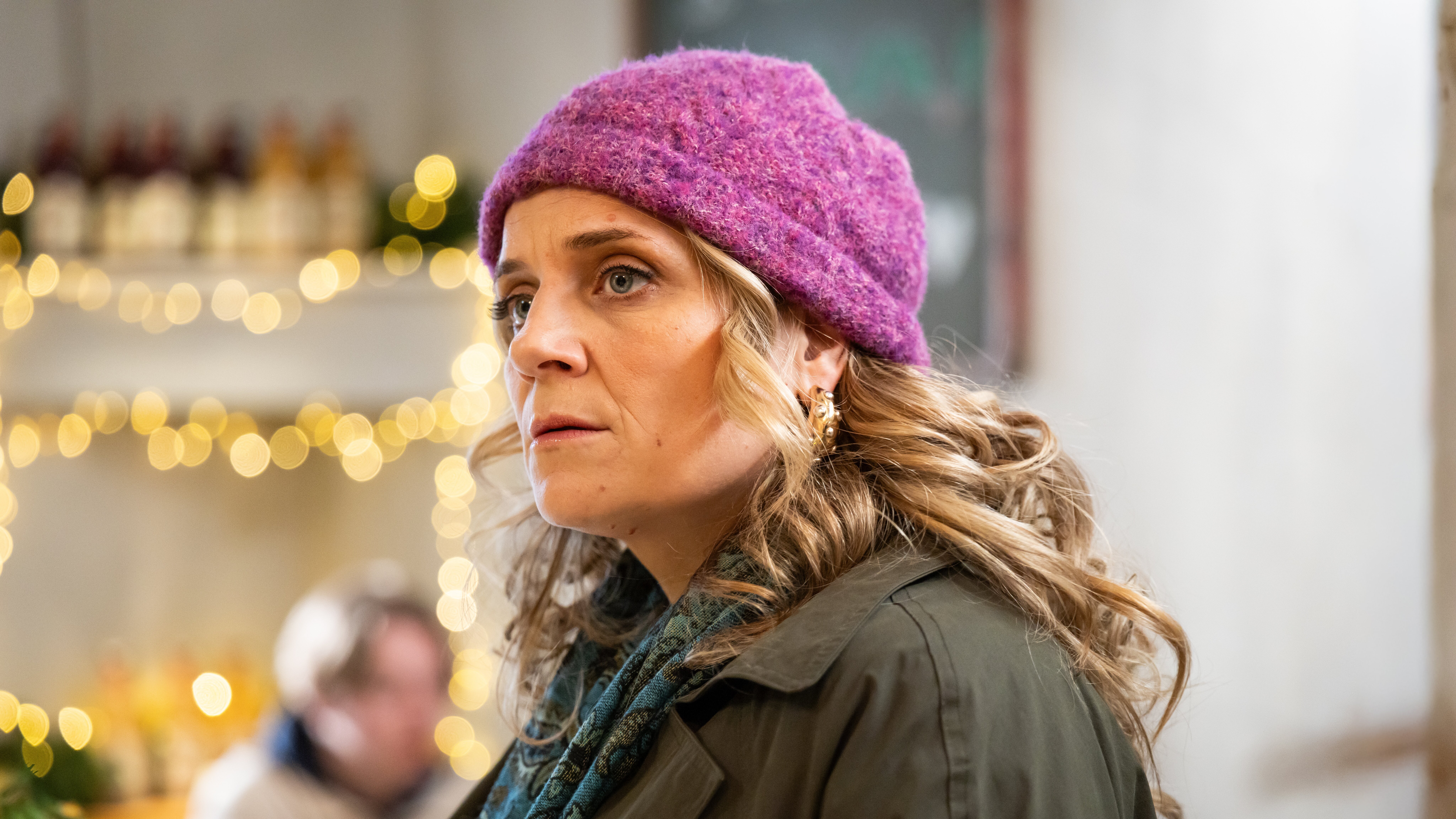 Single Bells – Only Losers for Annie?