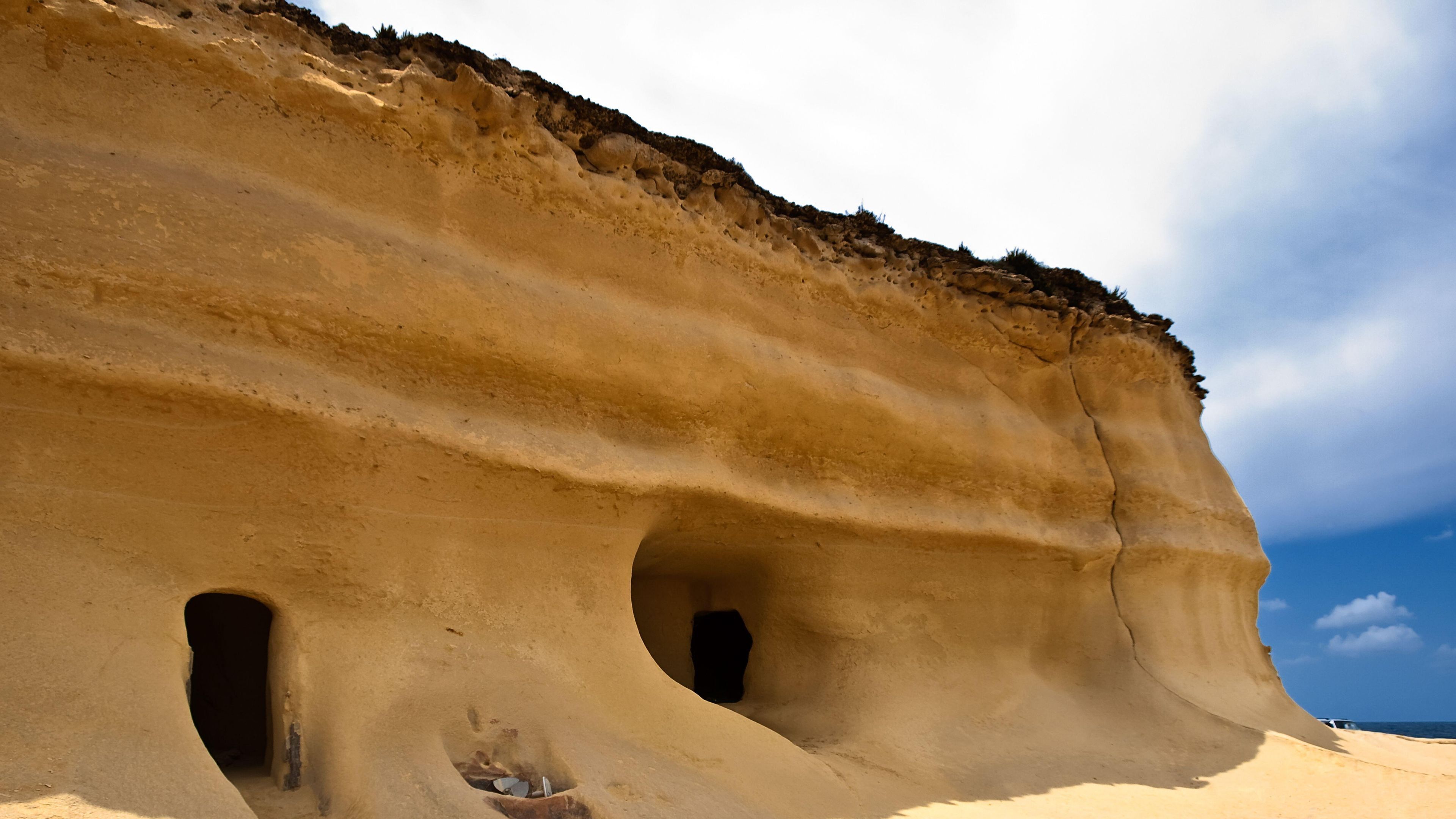 Verborgen in der Finsternis: Geheimnisse der Vergangenheit