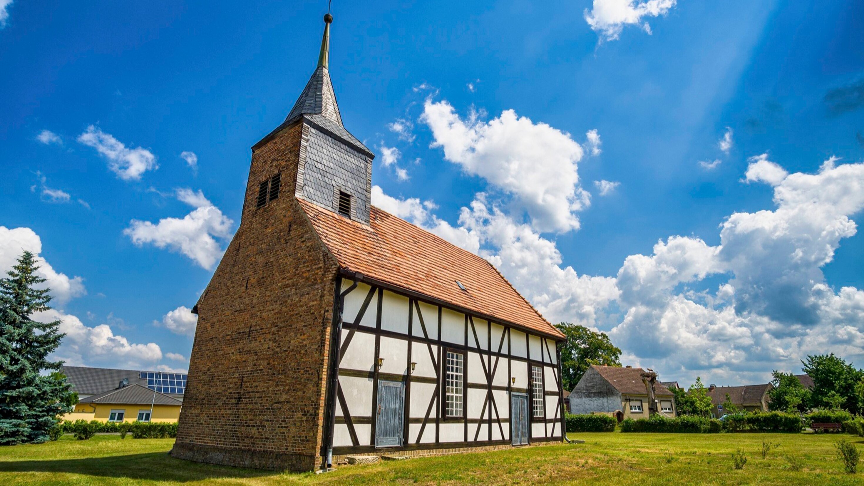 Lass die Kirche im Dorf! – Nutzung statt Verfall