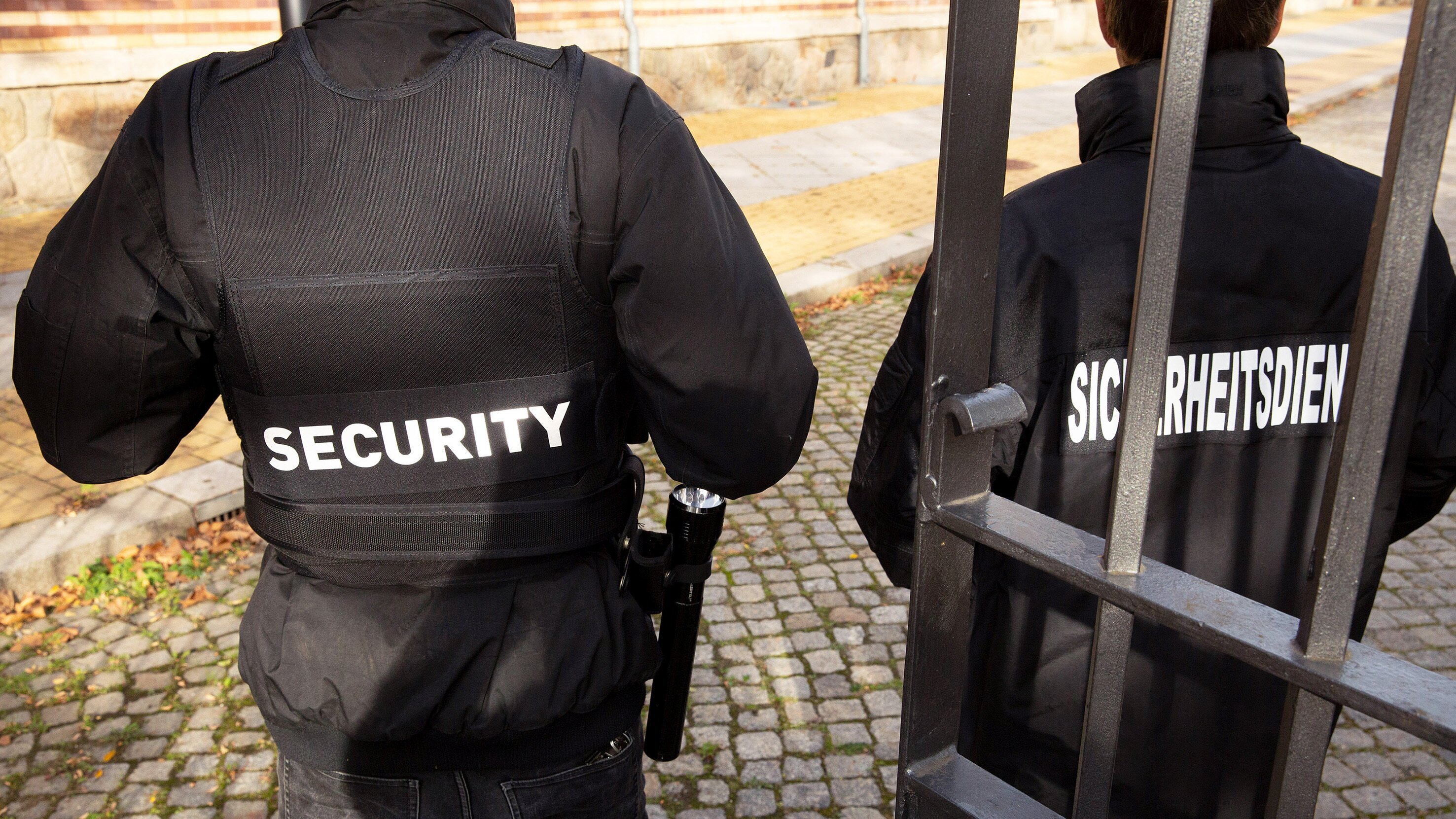 Rechtsextreme als Security Staatliche Aufträge für Verfassungsfeinde?