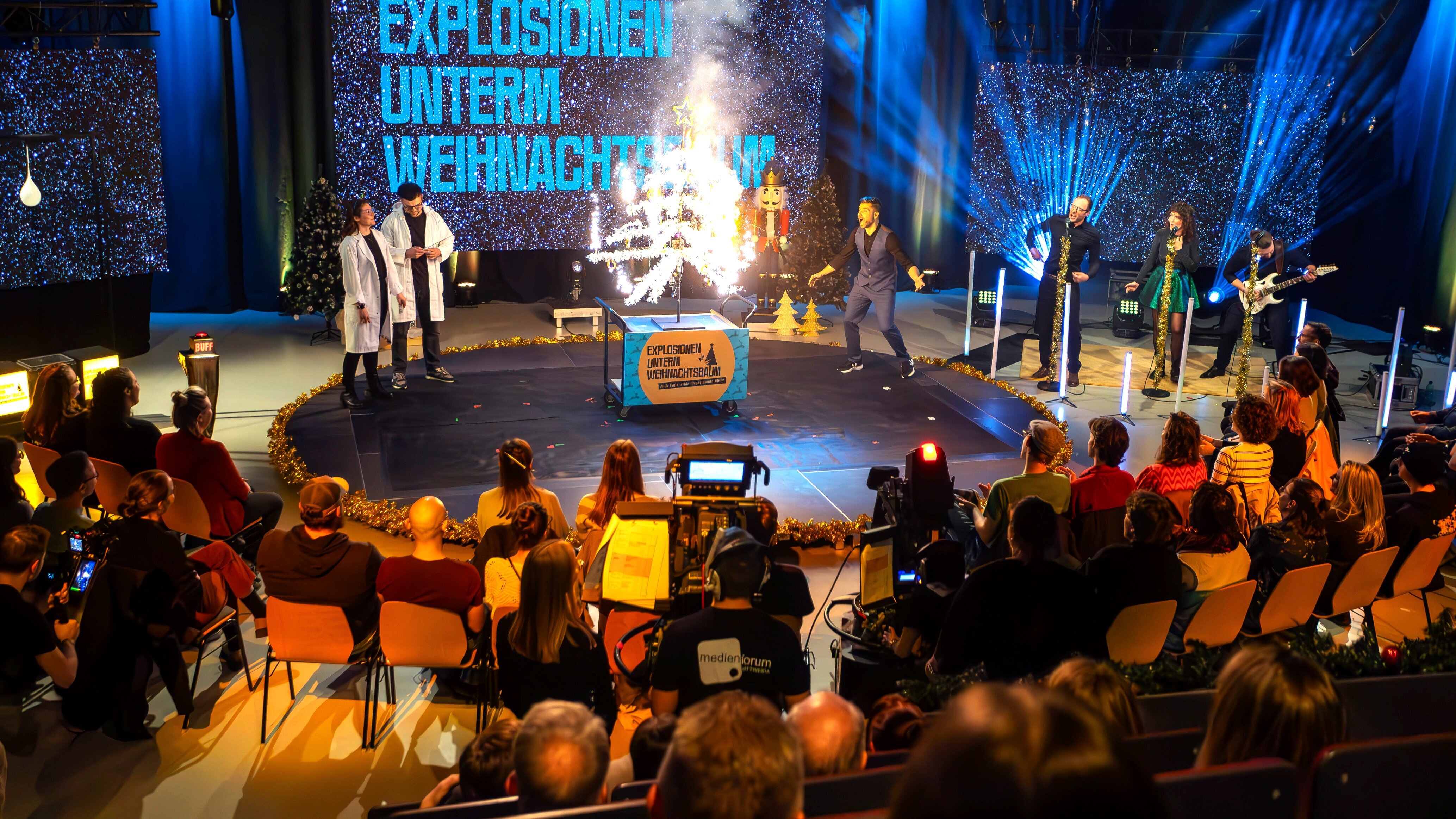 Explosionen unterm Weihnachtsbaum