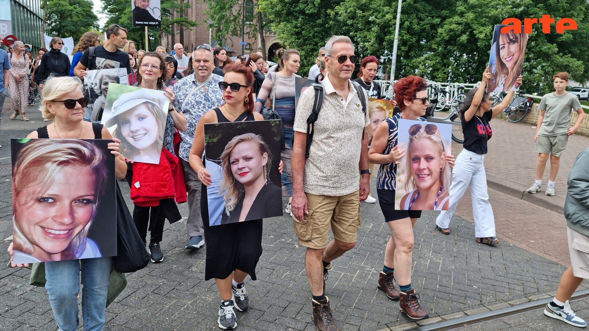 Re: Hollands Frauen schlagen zurück