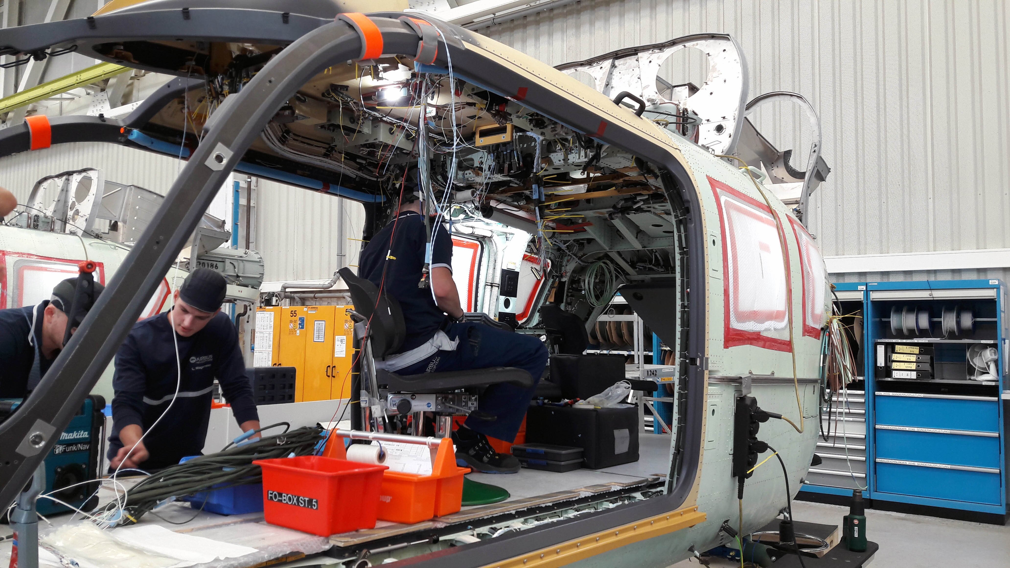 Fliegende Intensivstation – Ein Rettungshelikopter entsteht