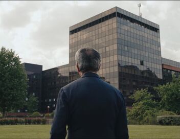 Dans l'ombre de Berlusconi