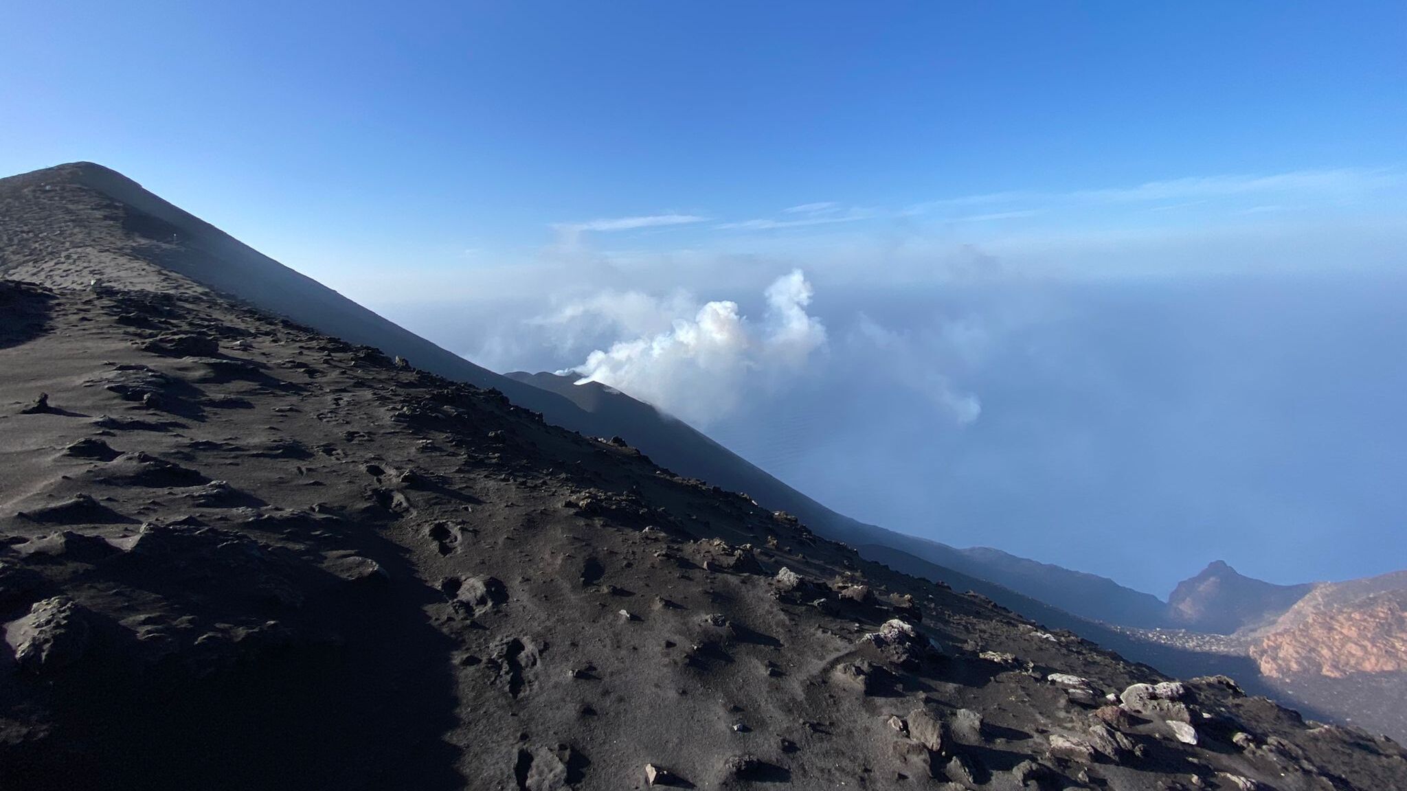 Vulkan-Expedition: Einsatz am Krater