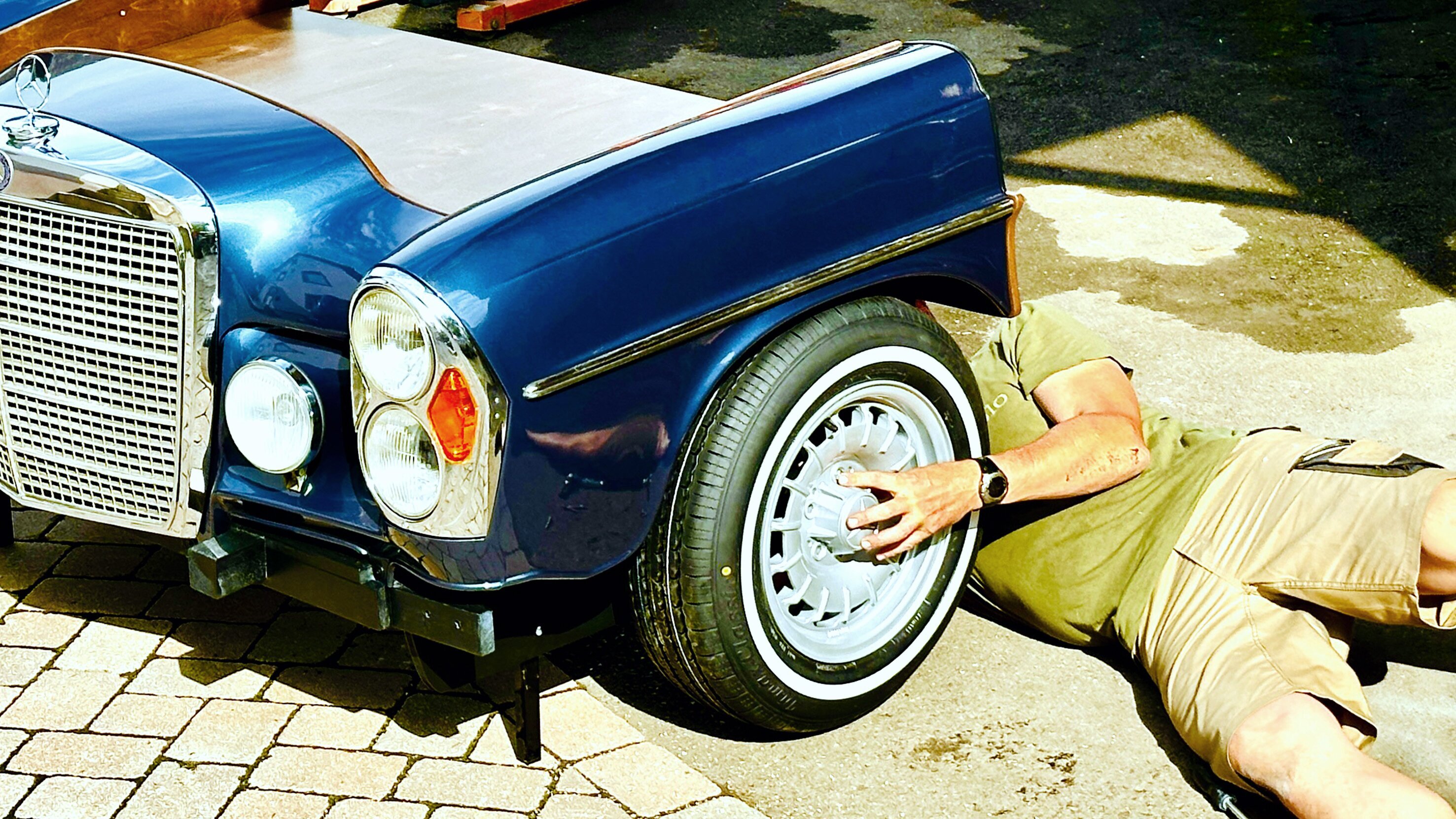 Wie man Möbel aus alten Autos baut