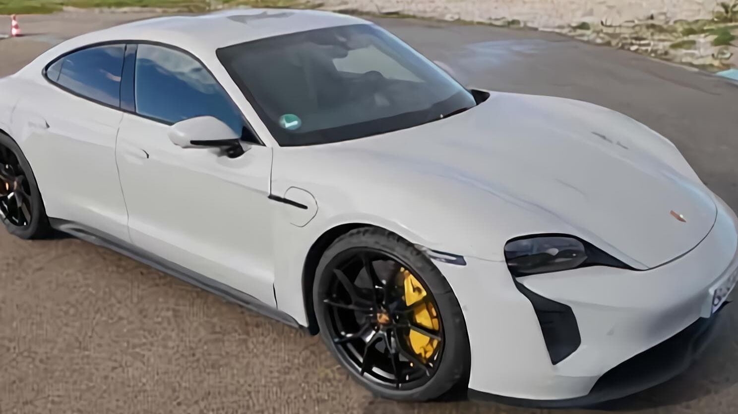Anixe auf Rädern: Supercars & Tests und Trends