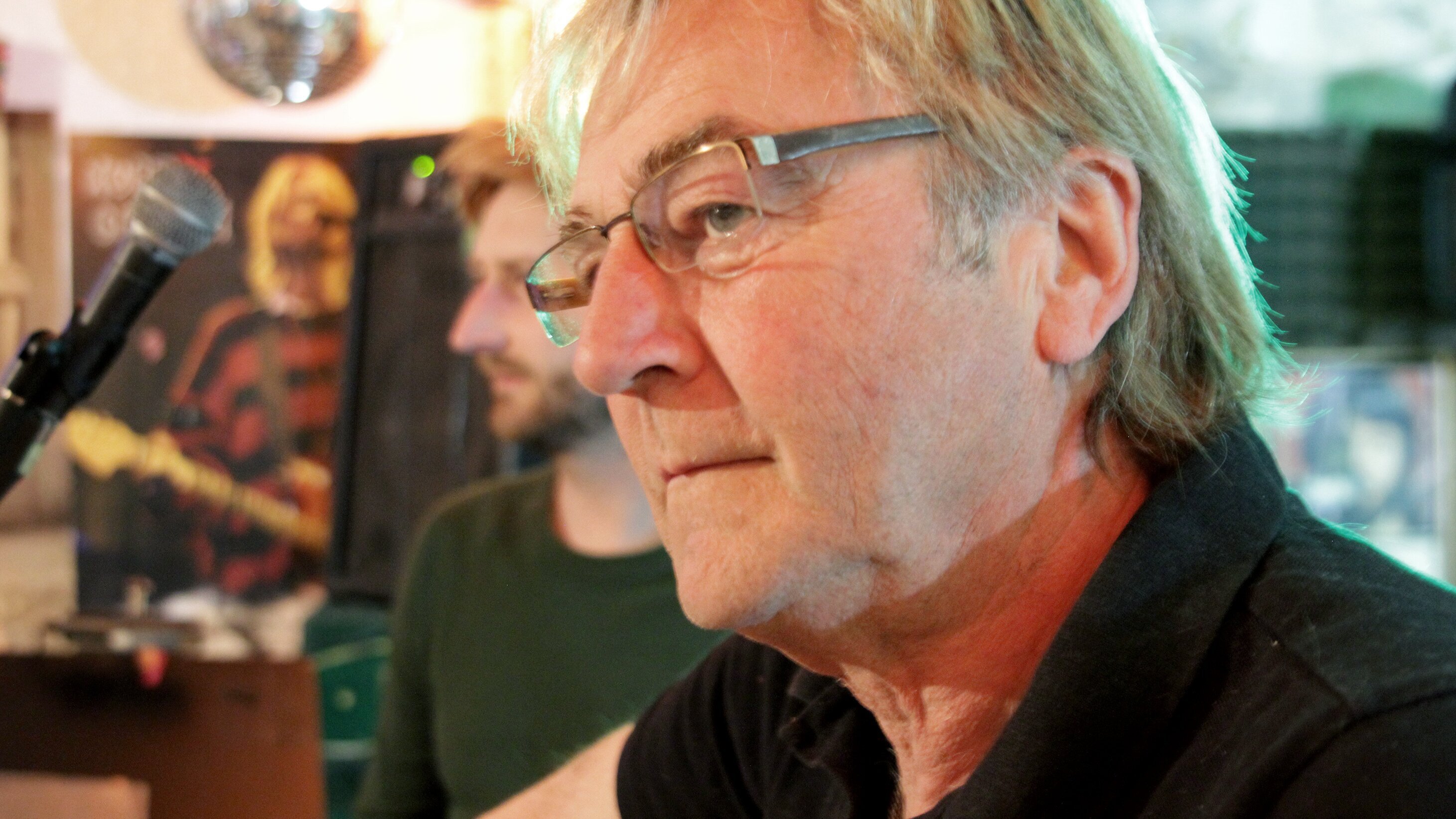 Typisch! Kamm In – Waschen, Schneiden, Soundcheck