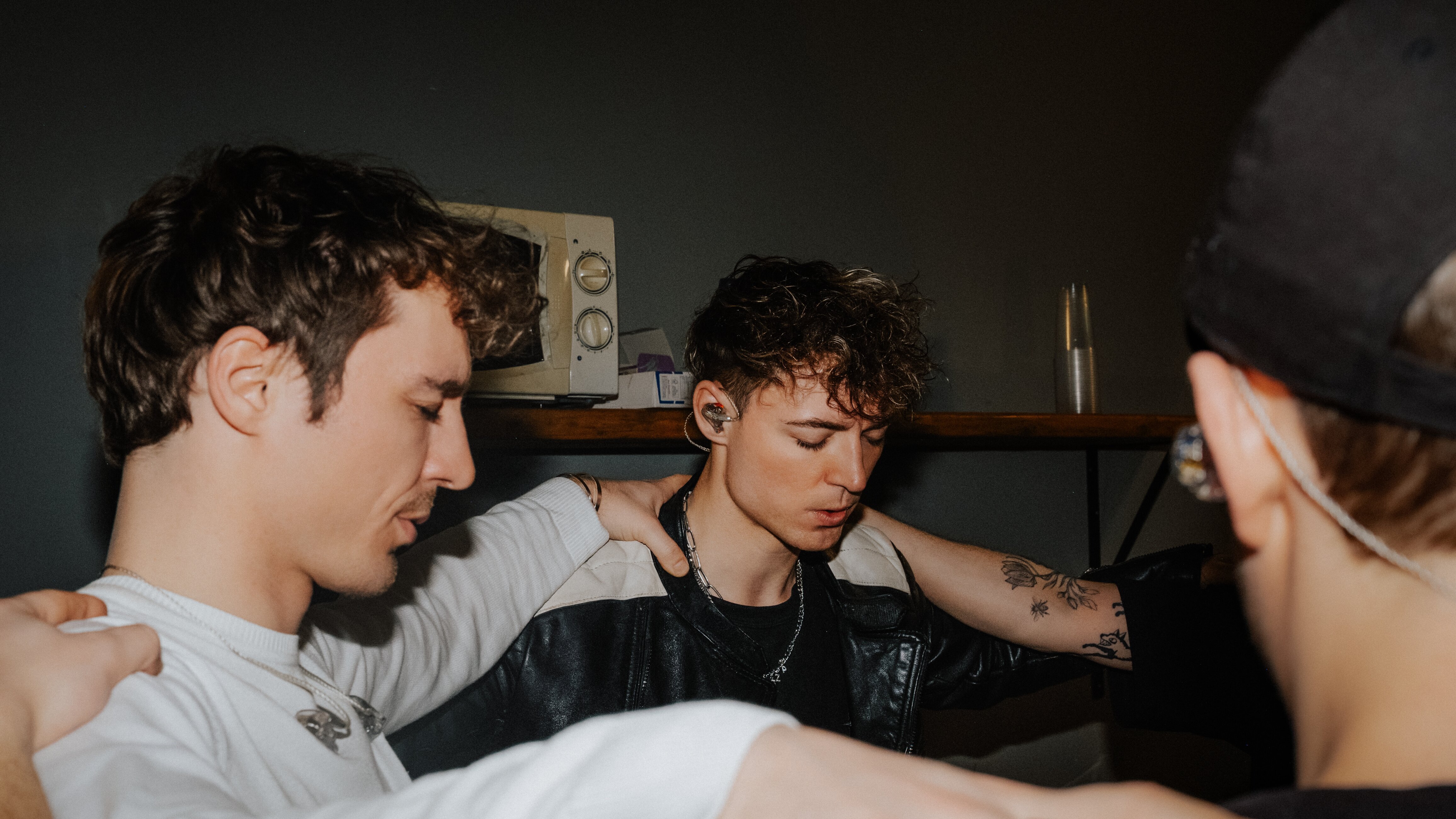 Teenstar Dilemma – Die Reise der Lochmann Zwillinge