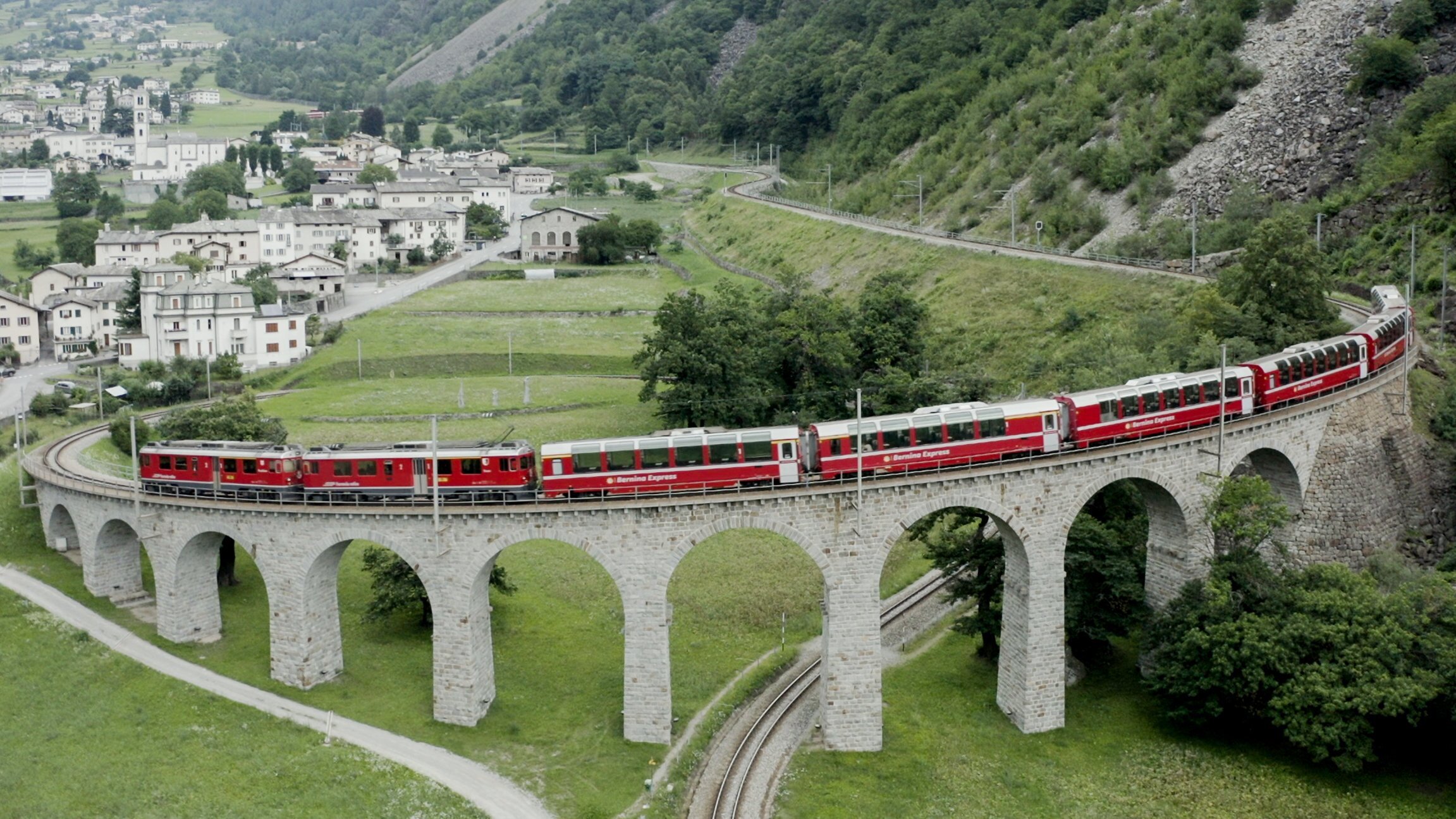 Traumhafte Bahnstrecken der Schweiz II: Im "Bernina Express" von St. Moritz nach Tirano