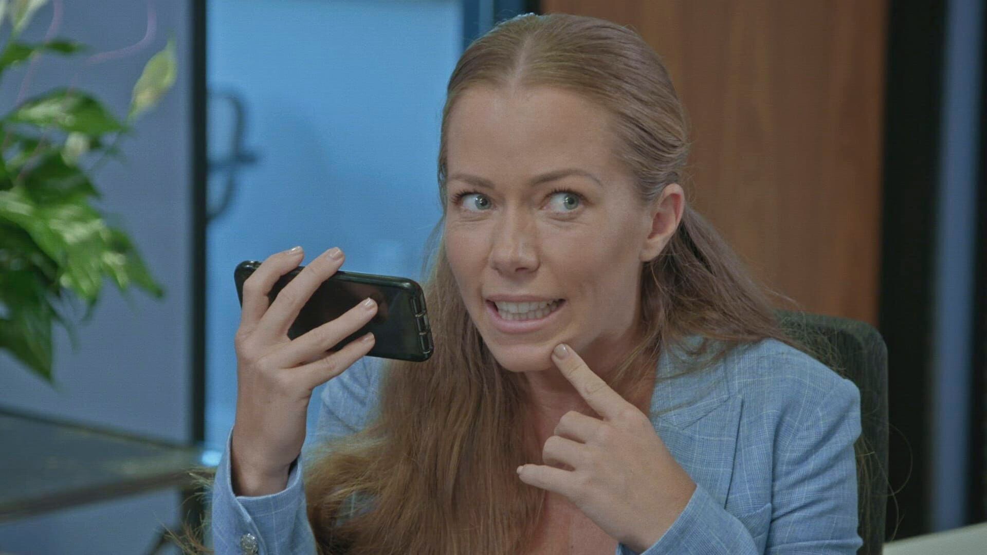 Kendra Sells Hollywood