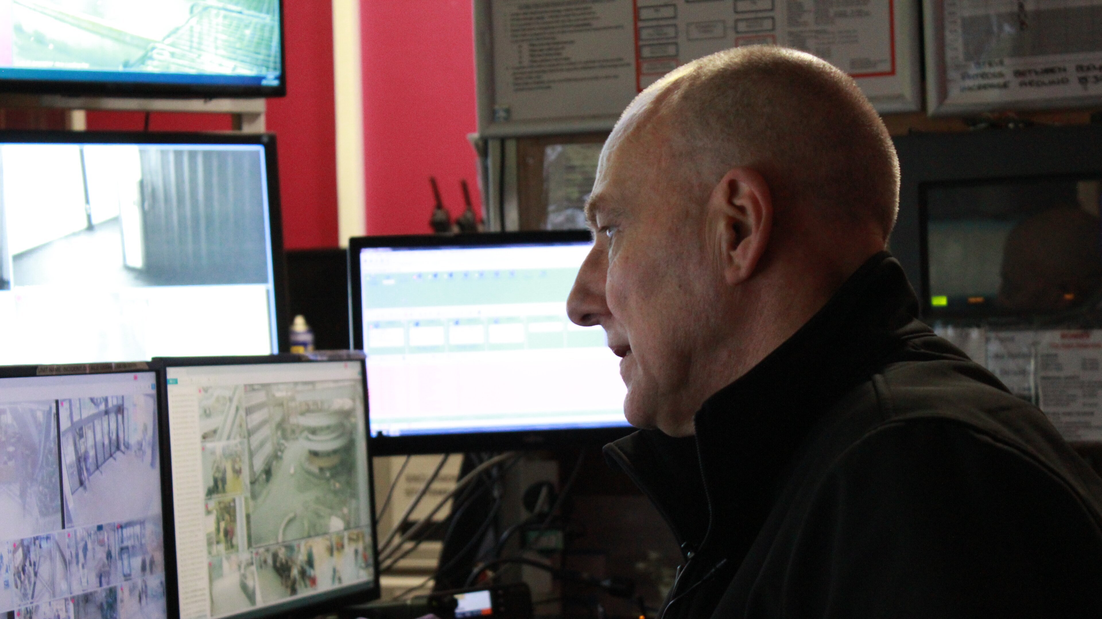 Gauner vs. Kaufhaus-Cops