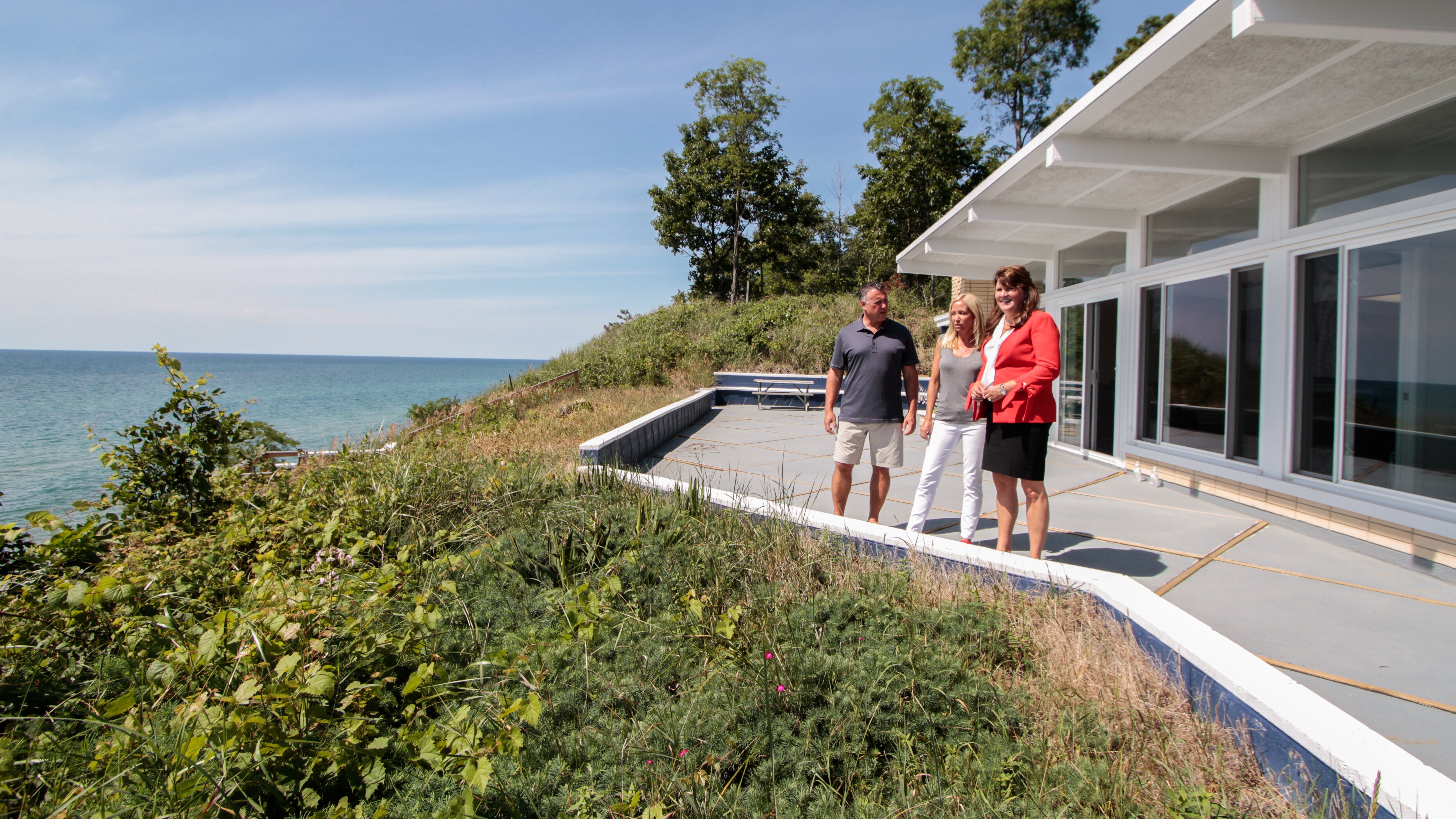 Beach House Hunters