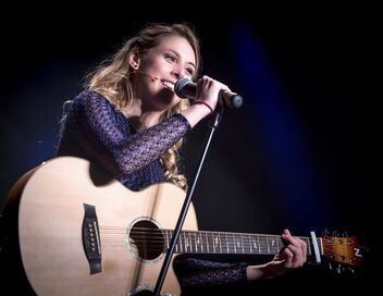 Laura Laune : Le diable est une gentille petite fille