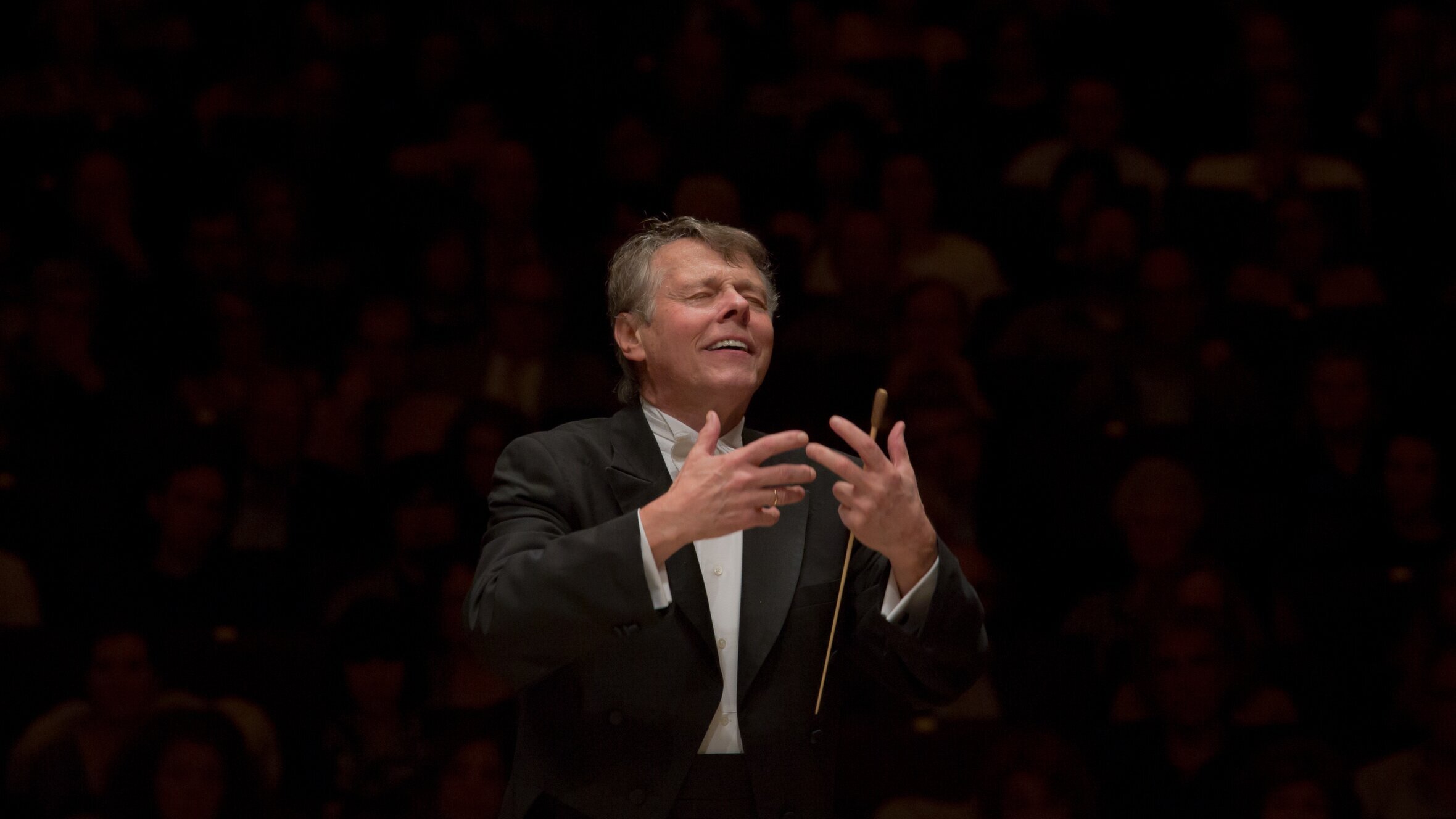 Mariss Jansons dirigiert