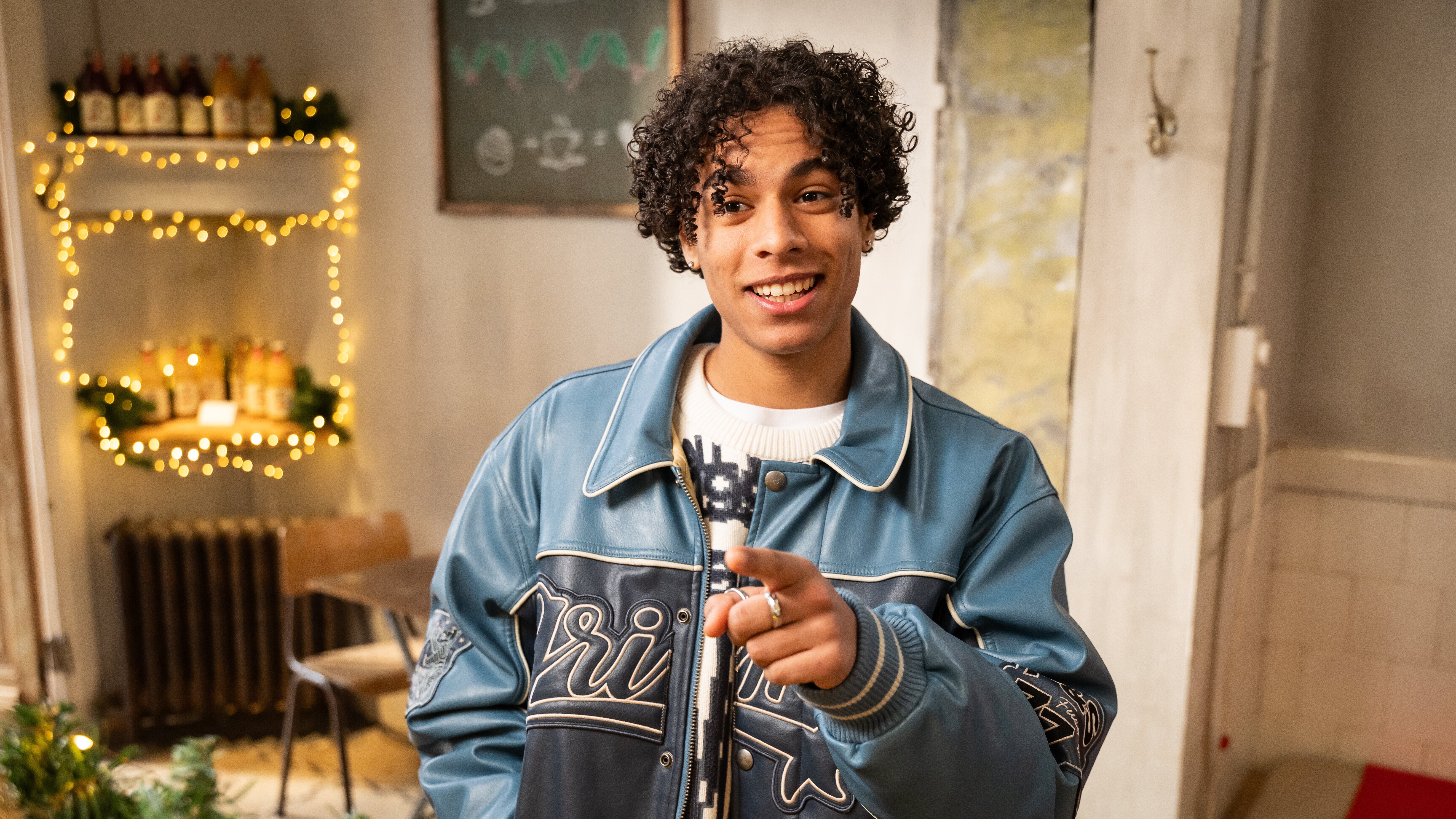 Single Bells – Only Losers for Annie?