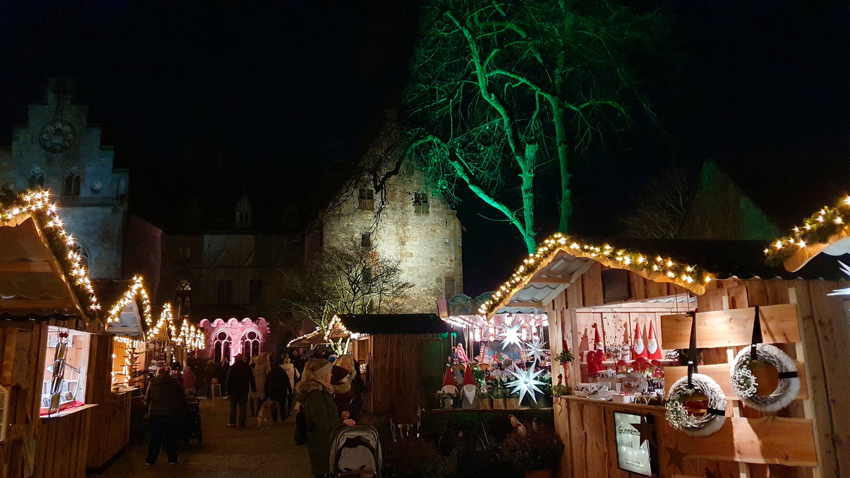 Lichterglanz und Glühweinduft